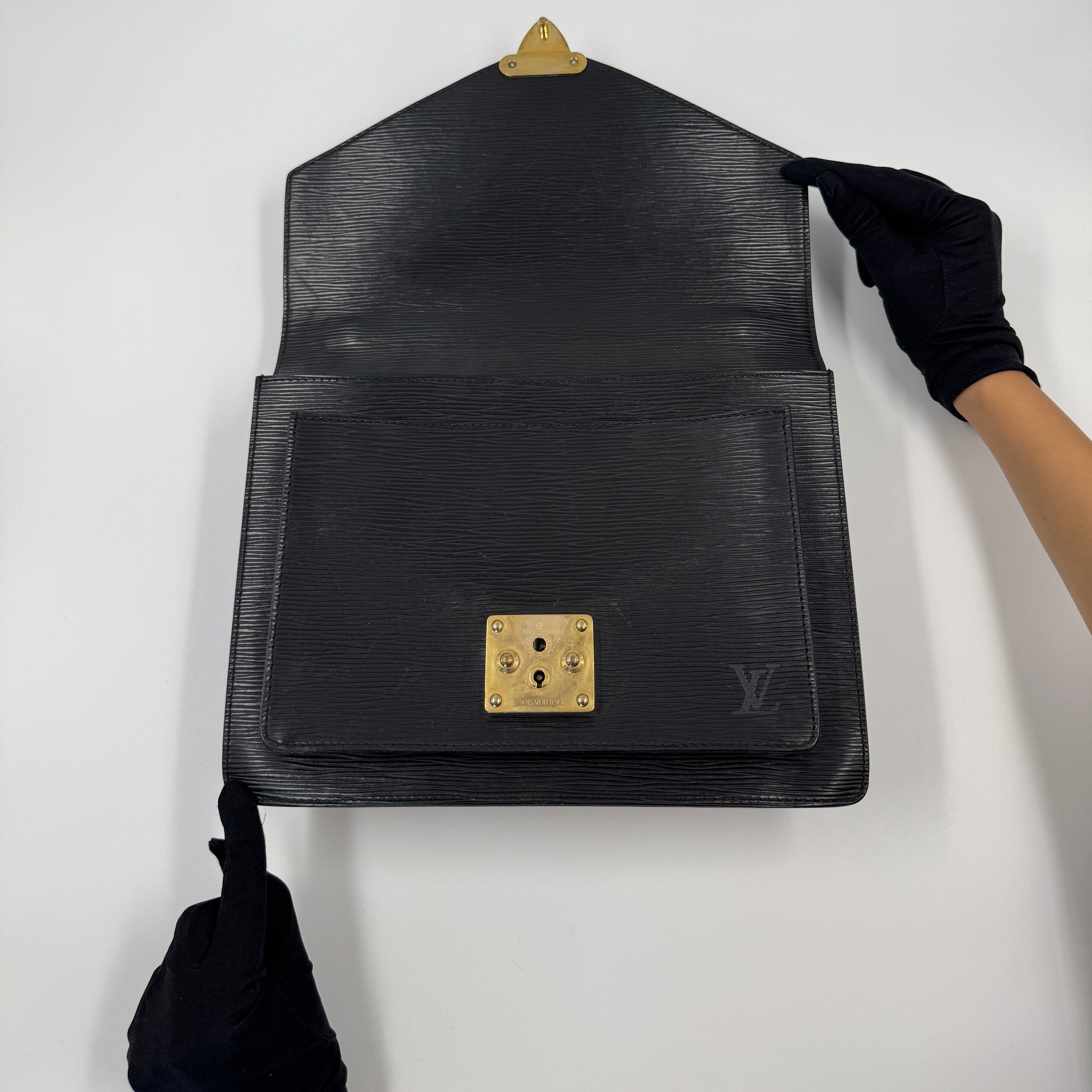 Louis Vuitton EPI Sellier Dragonne