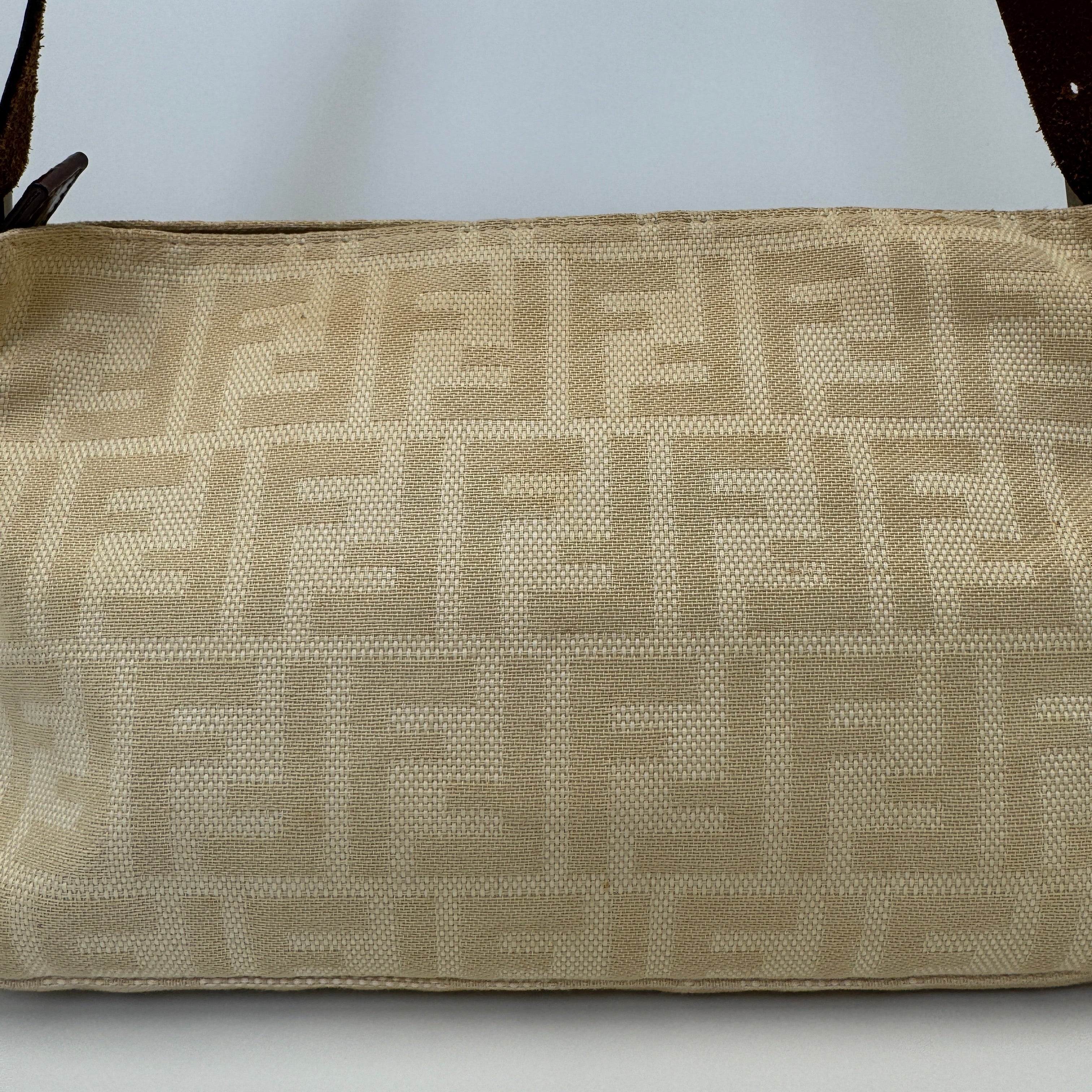 Fendi Baguette Medium Beige