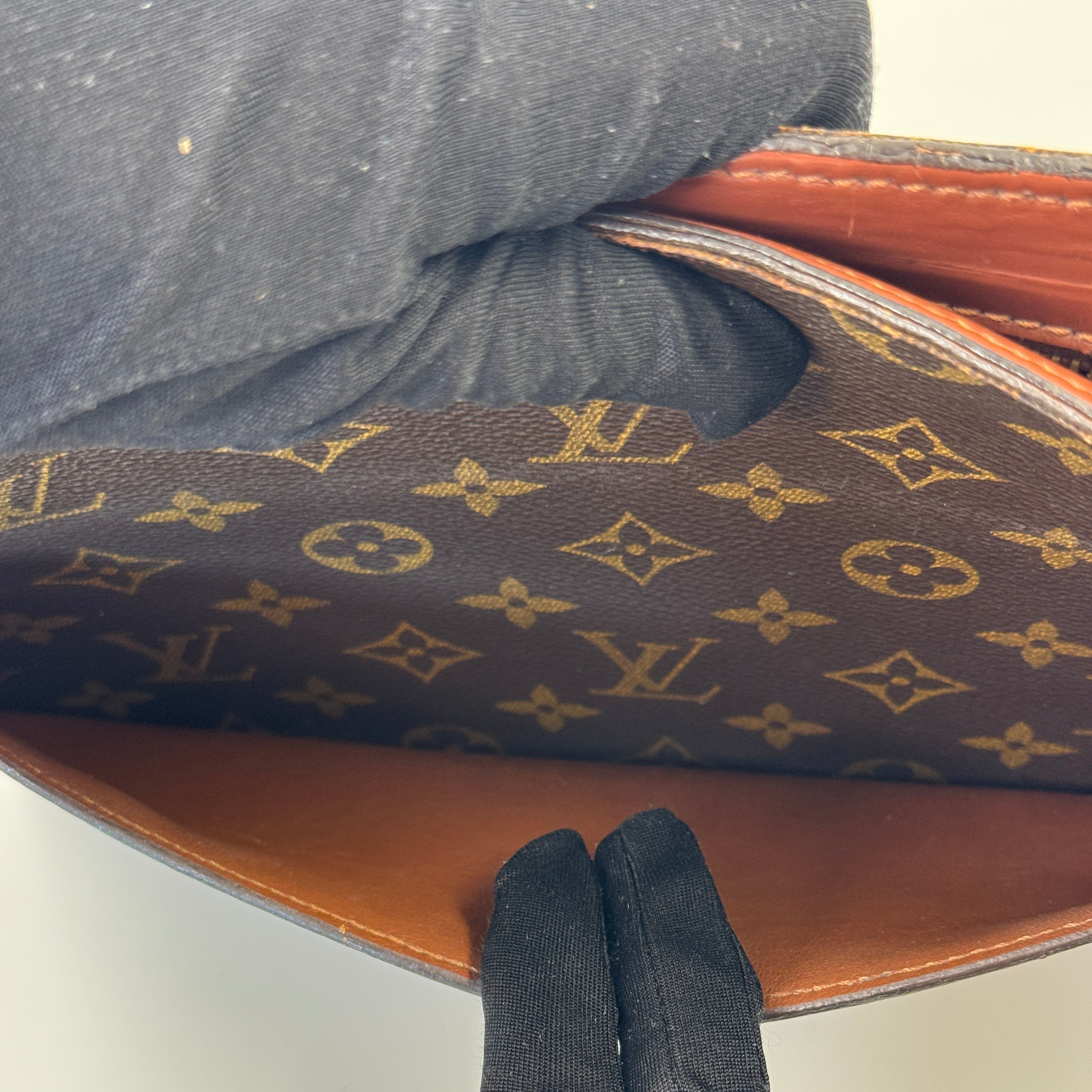 Louis Vuitton Monogram Canvas Clutch 12