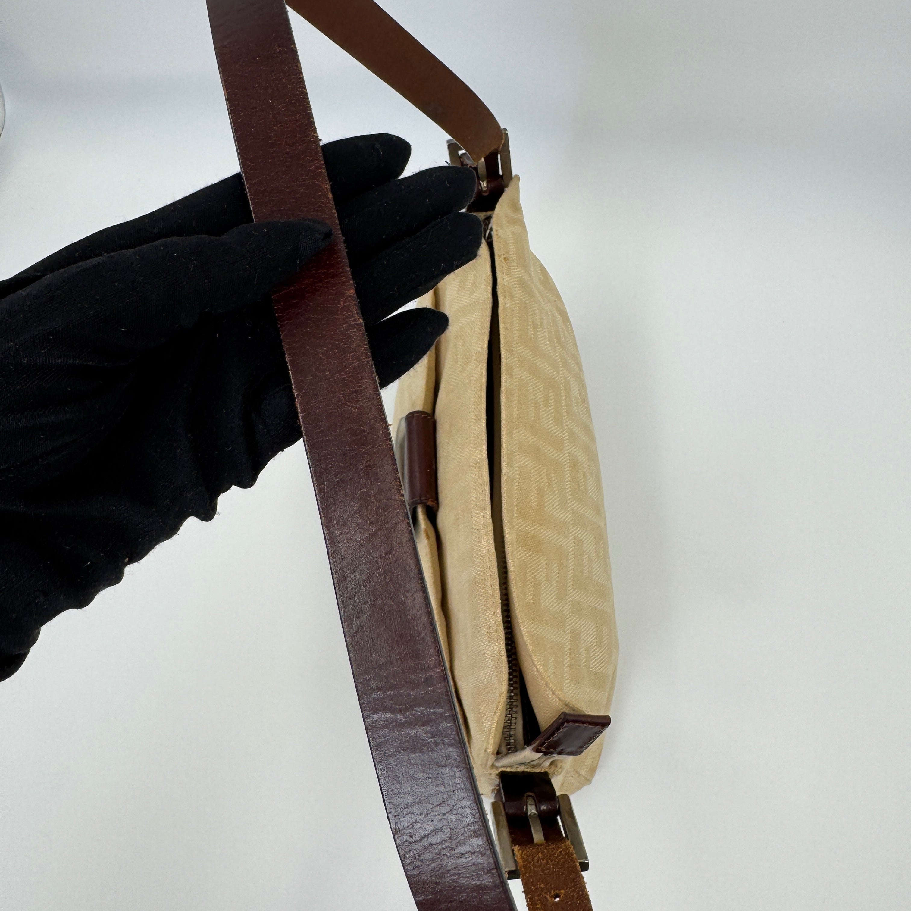 Fendi Baguette Medium Beige