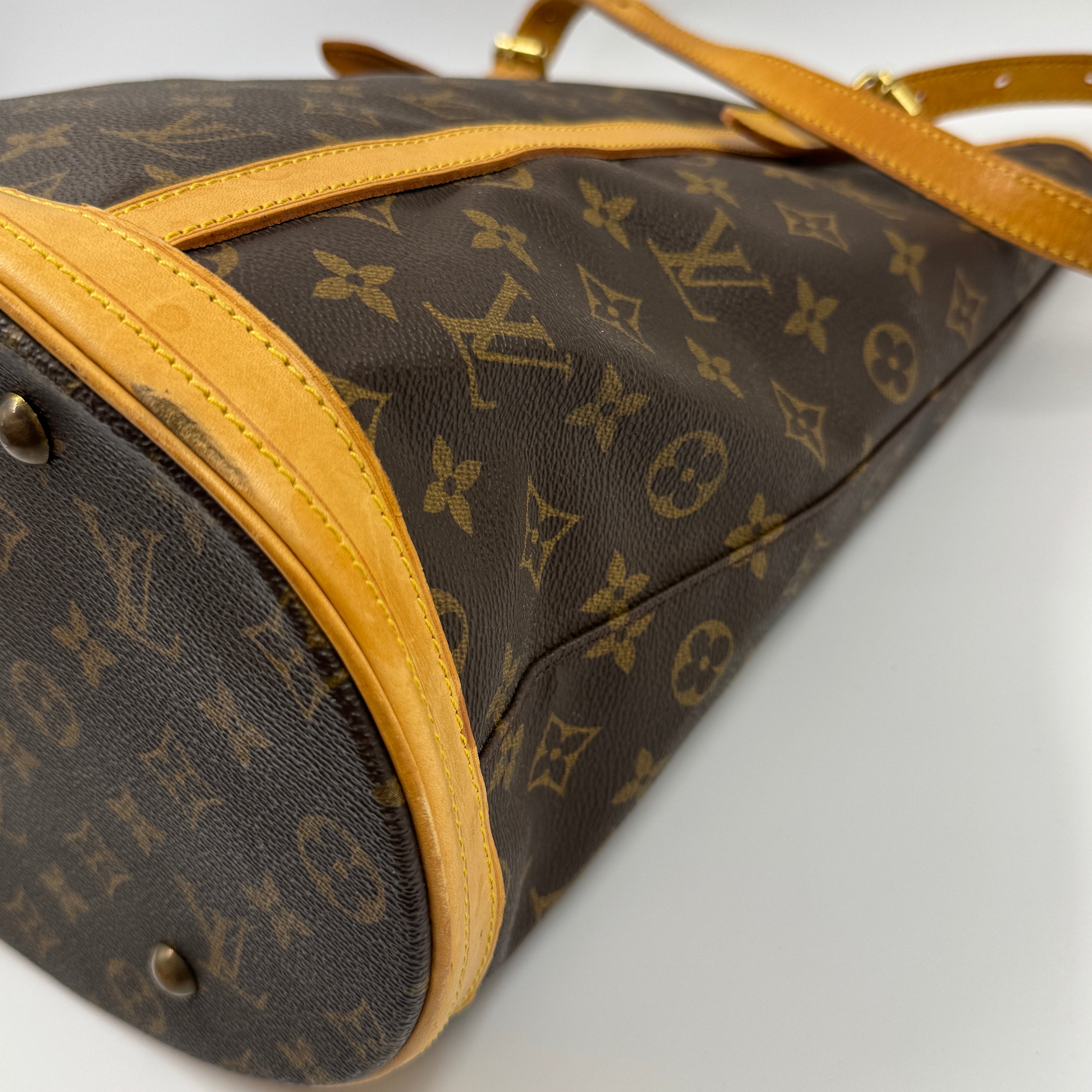 Louis Vuitton Petit Marais Bucket GM