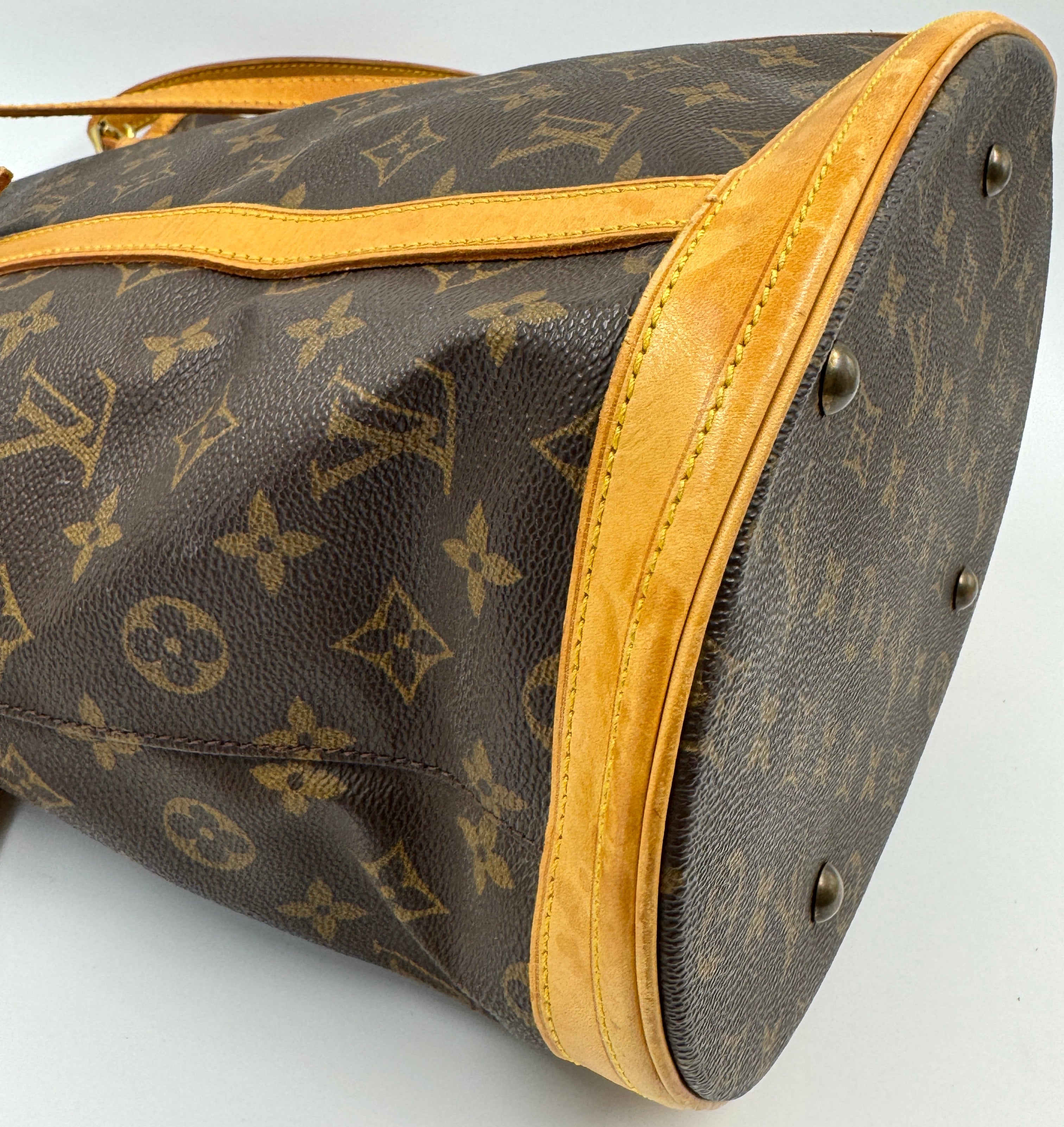 Louis Vuitton Petit Marais Bucket GM