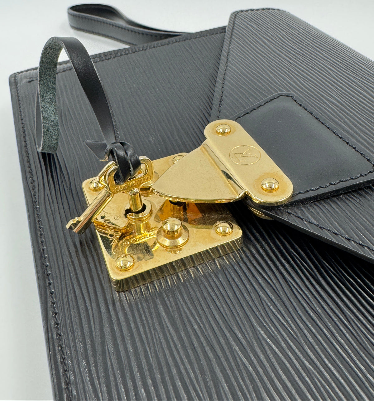 Louis Vuitton EPI Sellier Dragonne Clutch