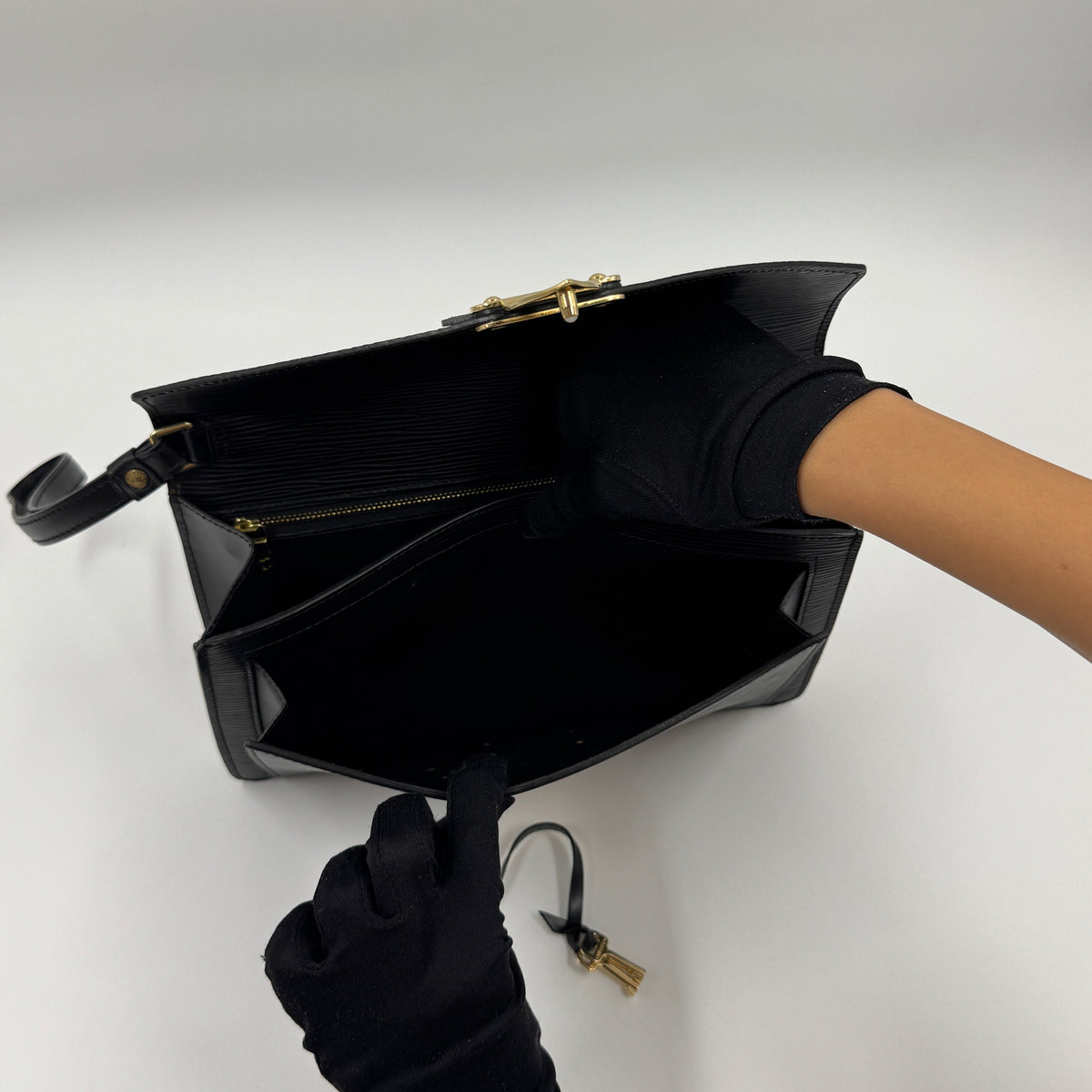 Louis Vuitton EPI Sellier Dragonne Clutch
