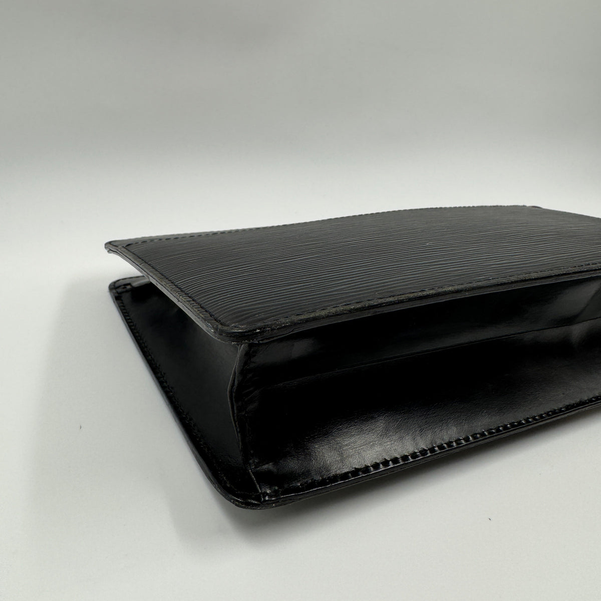 Louis Vuitton EPI Pochette Homme Clutch
