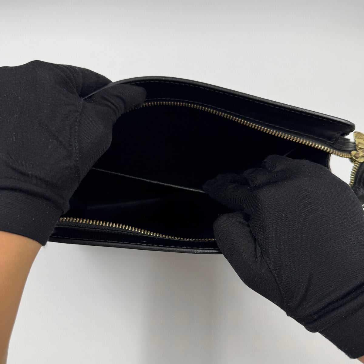 Louis Vuitton EPI Pochette Homme Clutch