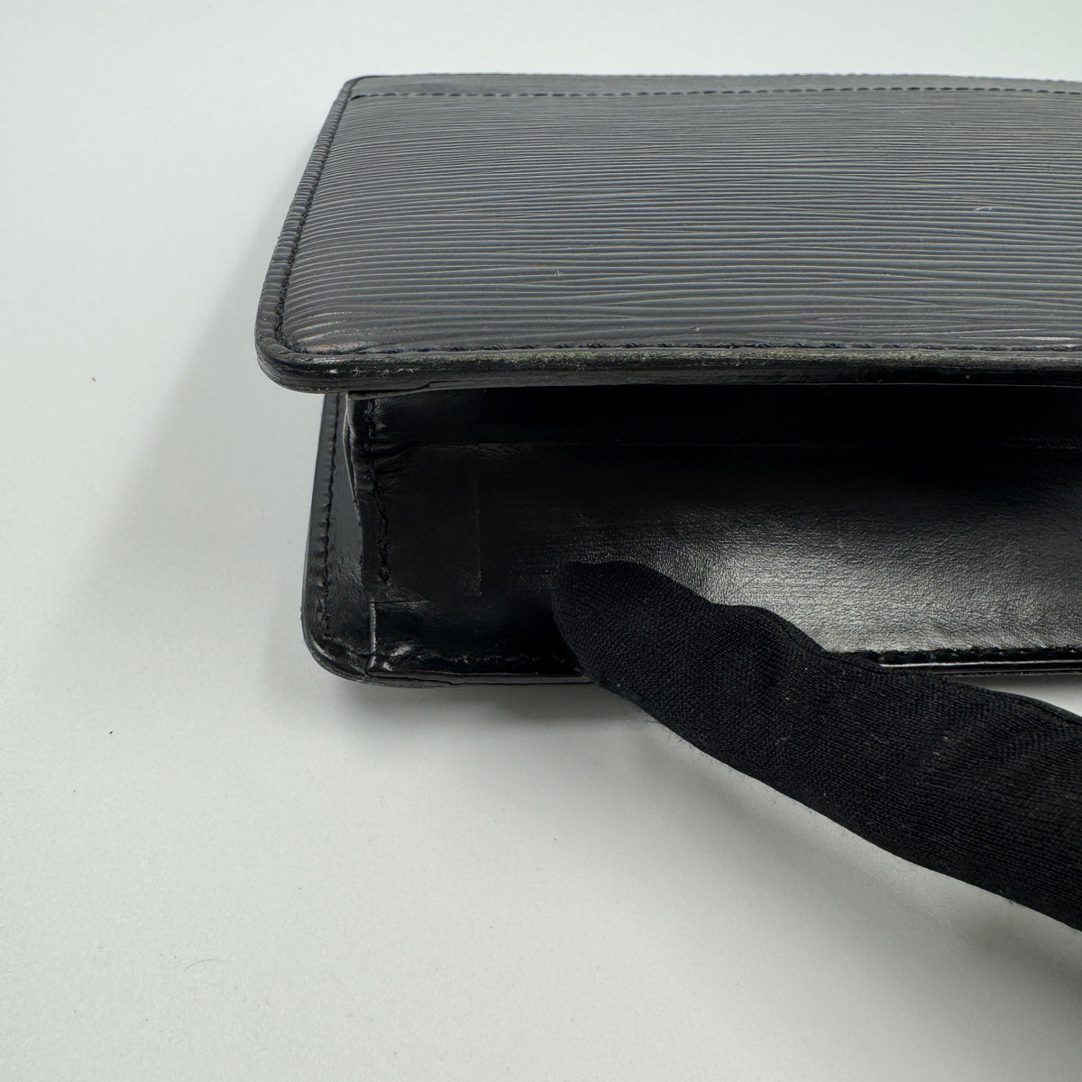 Louis Vuitton EPI Pochette Homme Clutch