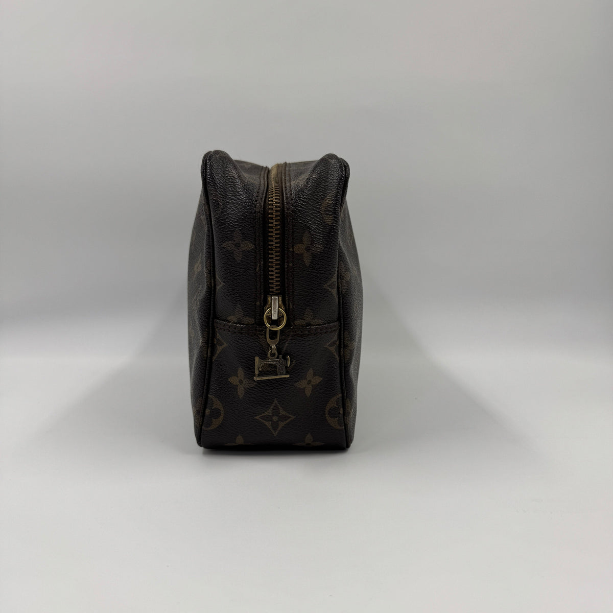Louis Vuitton Trousse Toilette 27