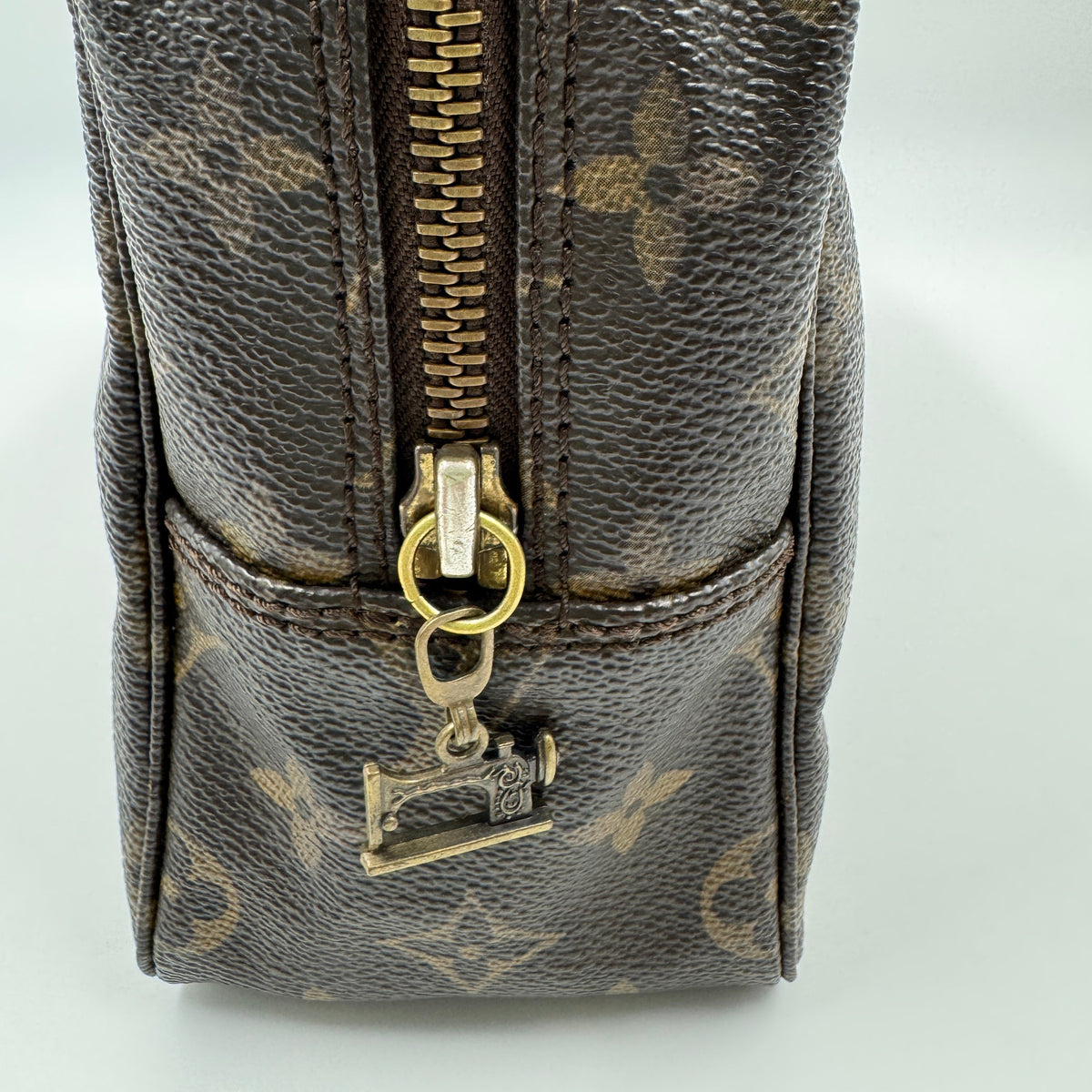 Louis Vuitton Trousse Toilette 27