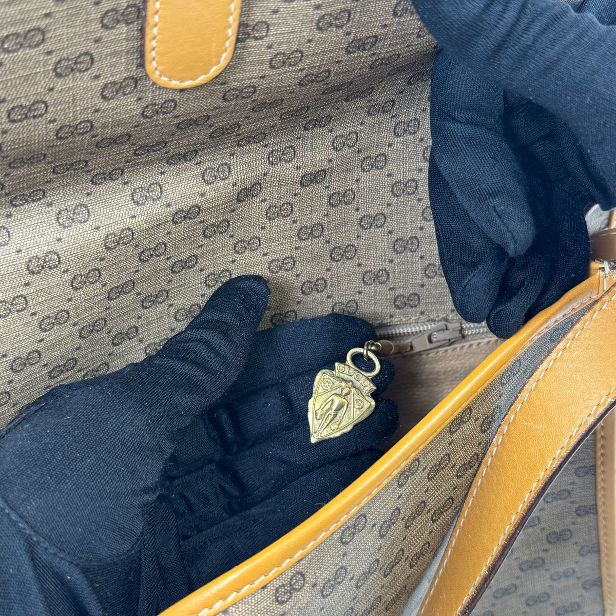 Gucci Crossbody & Clutch