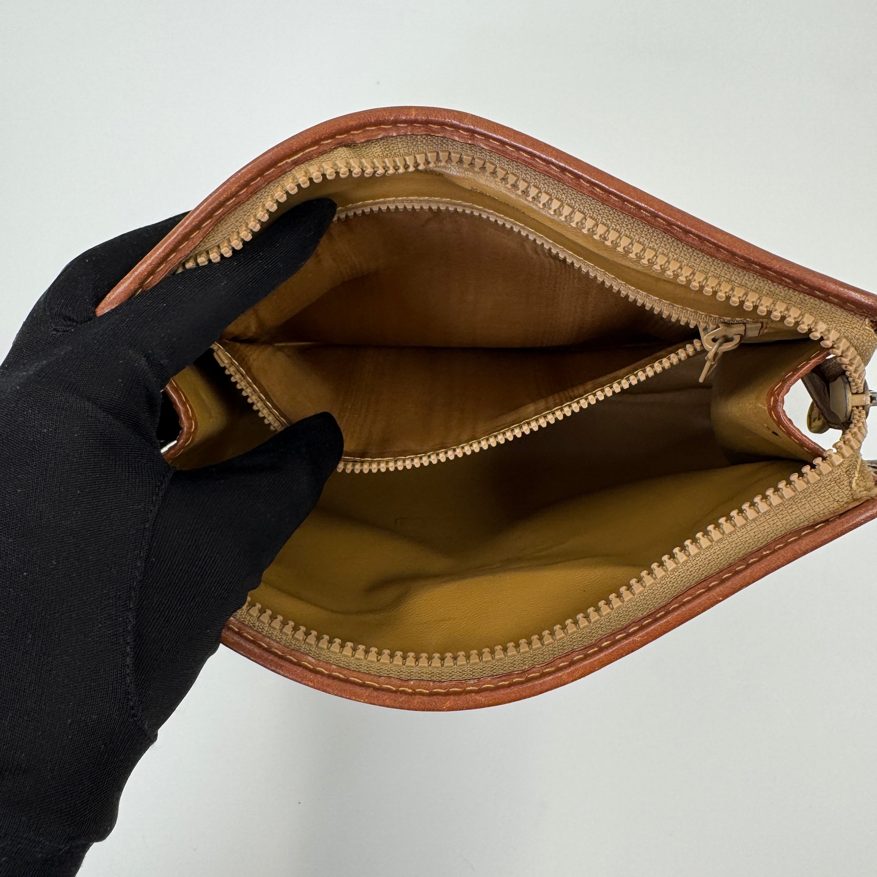 Céline Clutch Beige