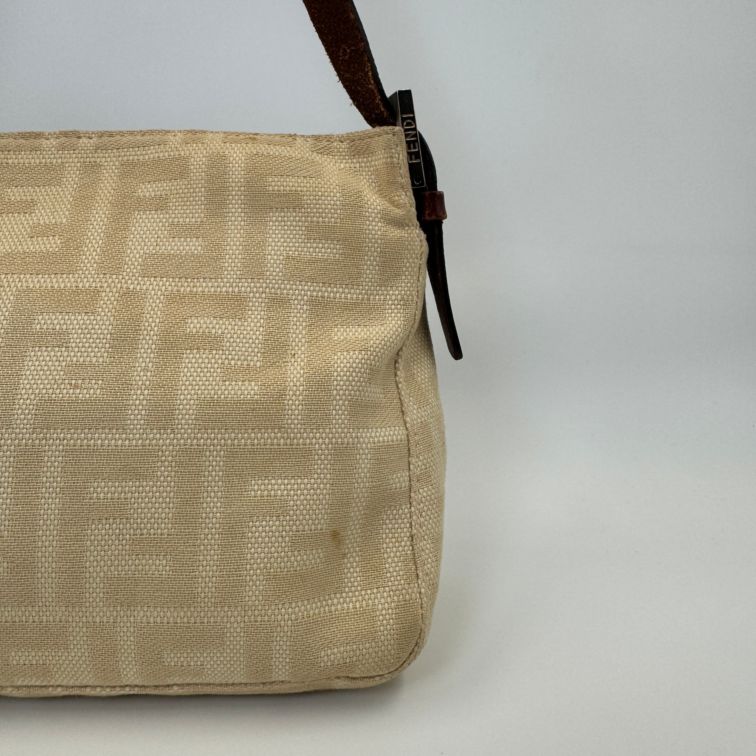 Fendi Baguette Medium Beige