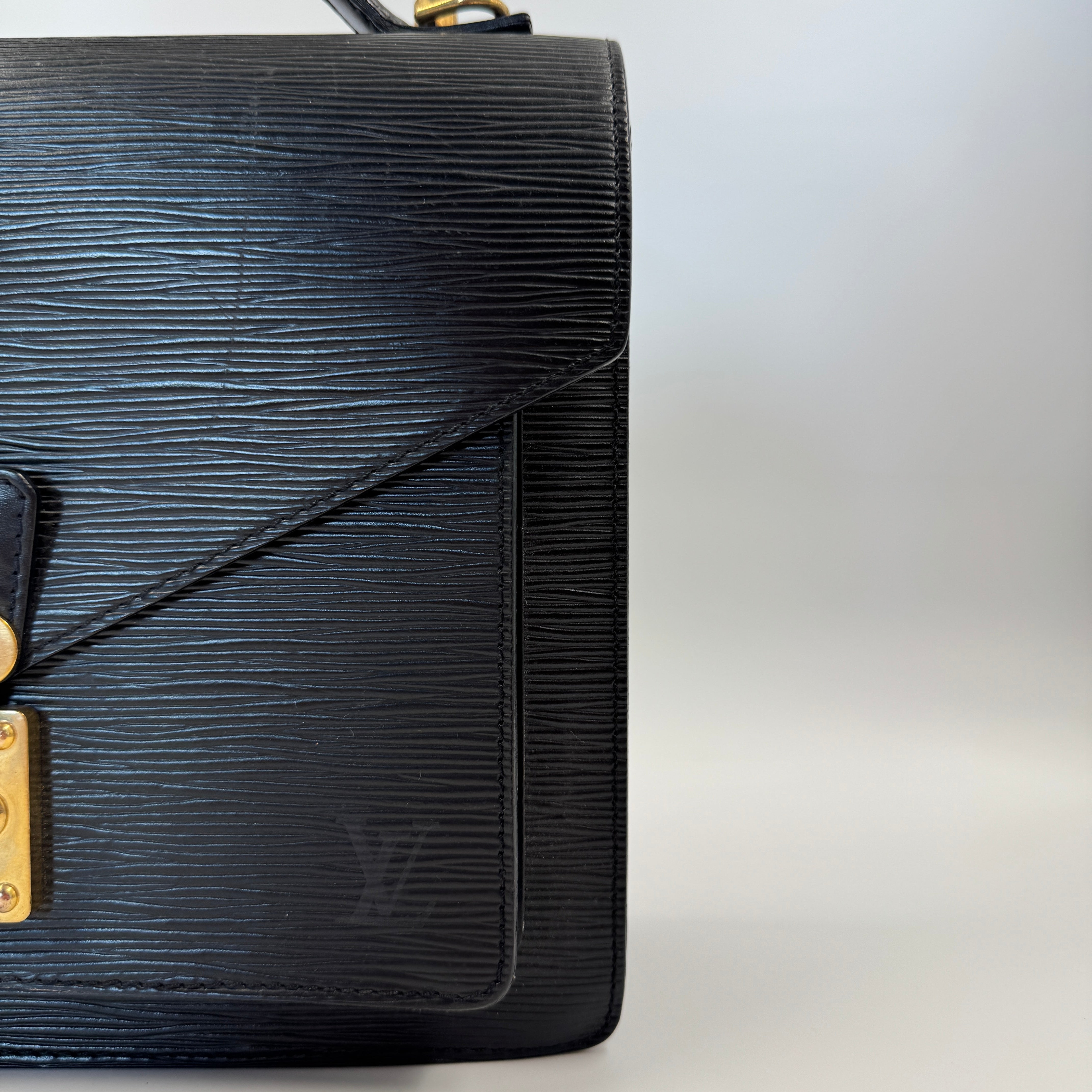 Louis Vuitton EPI Sellier Dragonne
