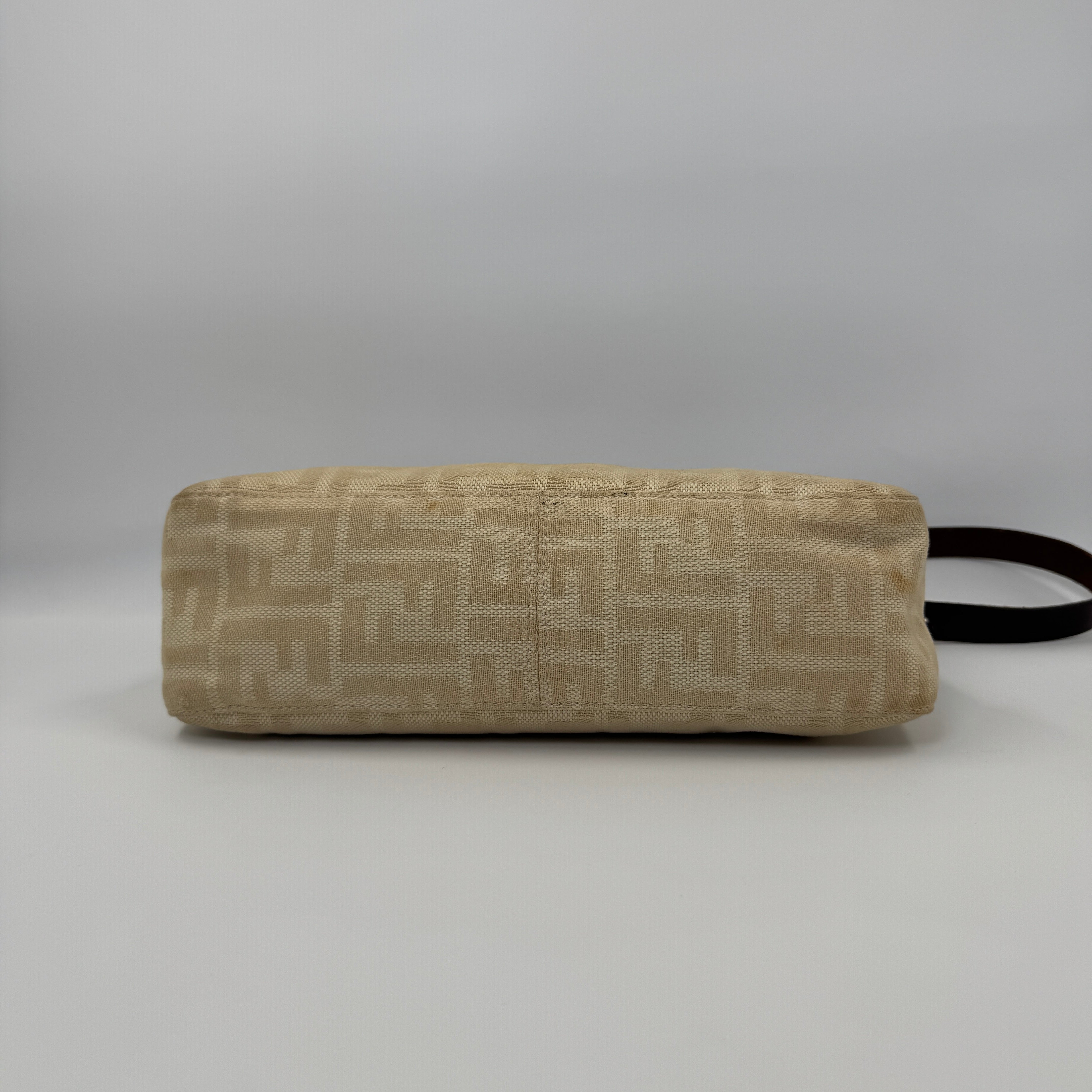 Fendi Baguette Medium Beige
