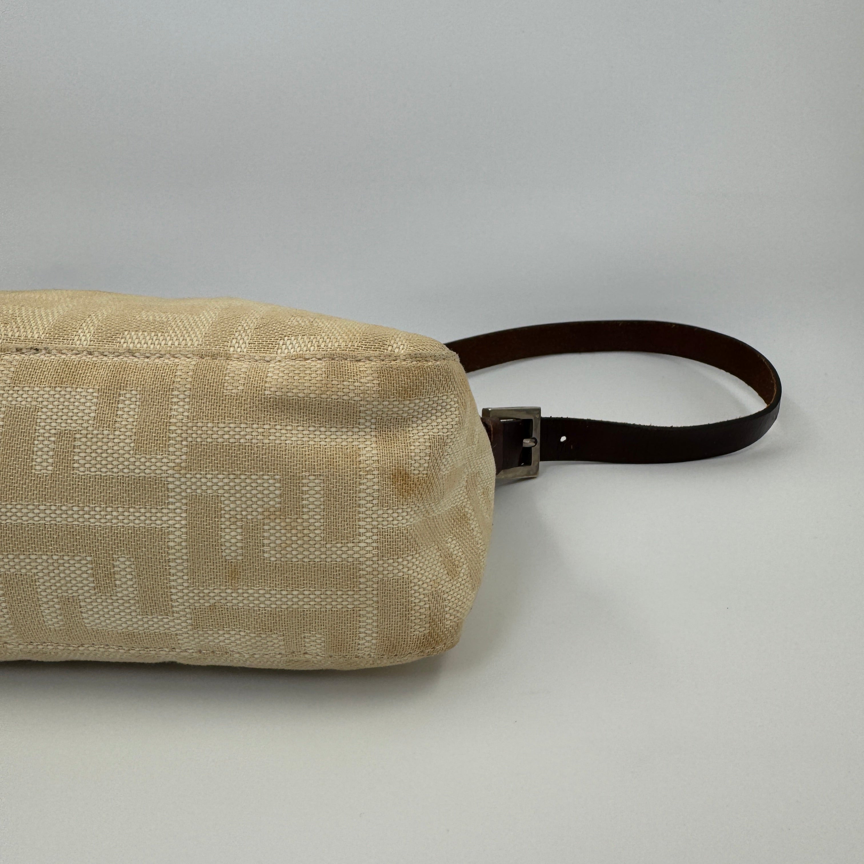 Fendi Baguette Medium Beige