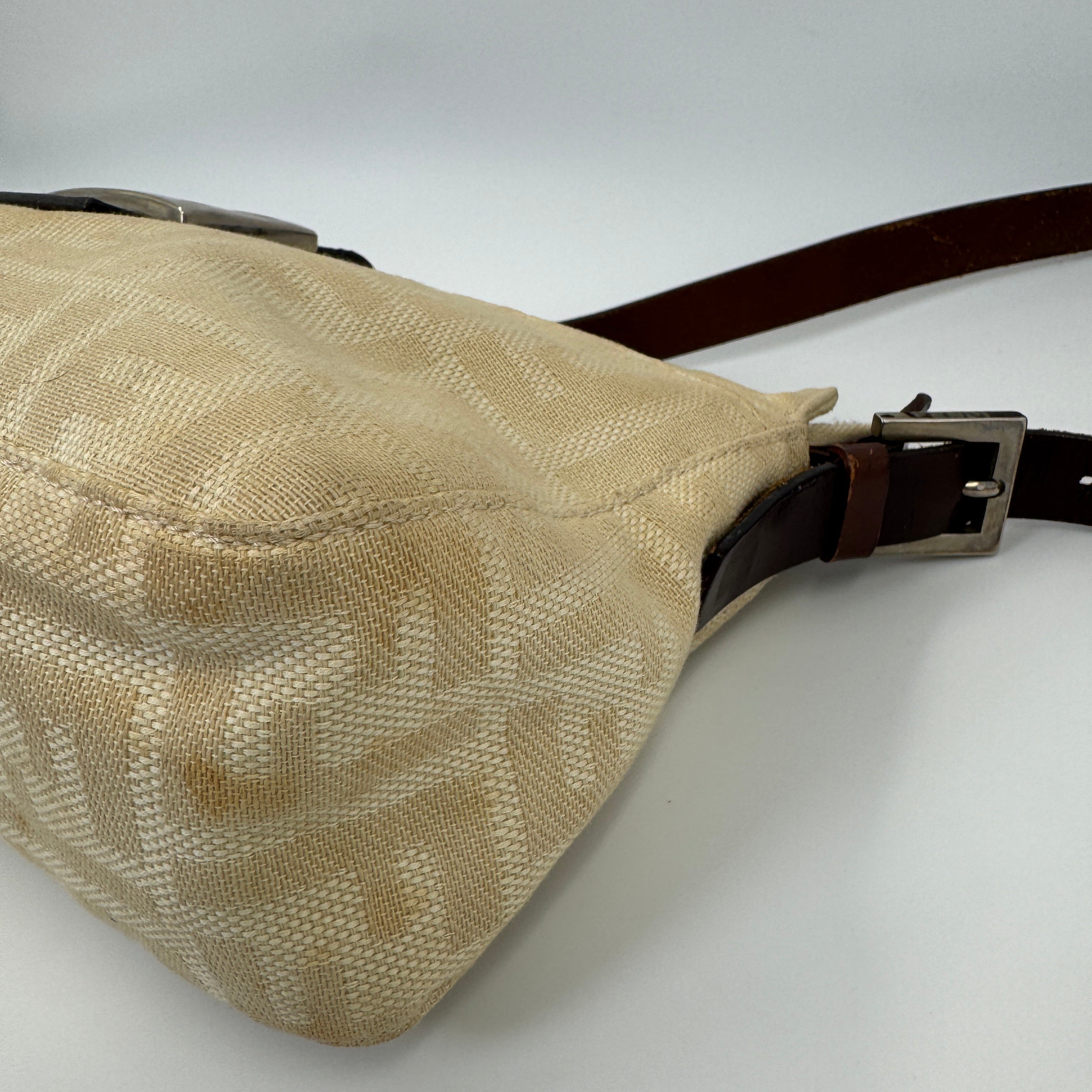 Fendi Baguette Medium Beige