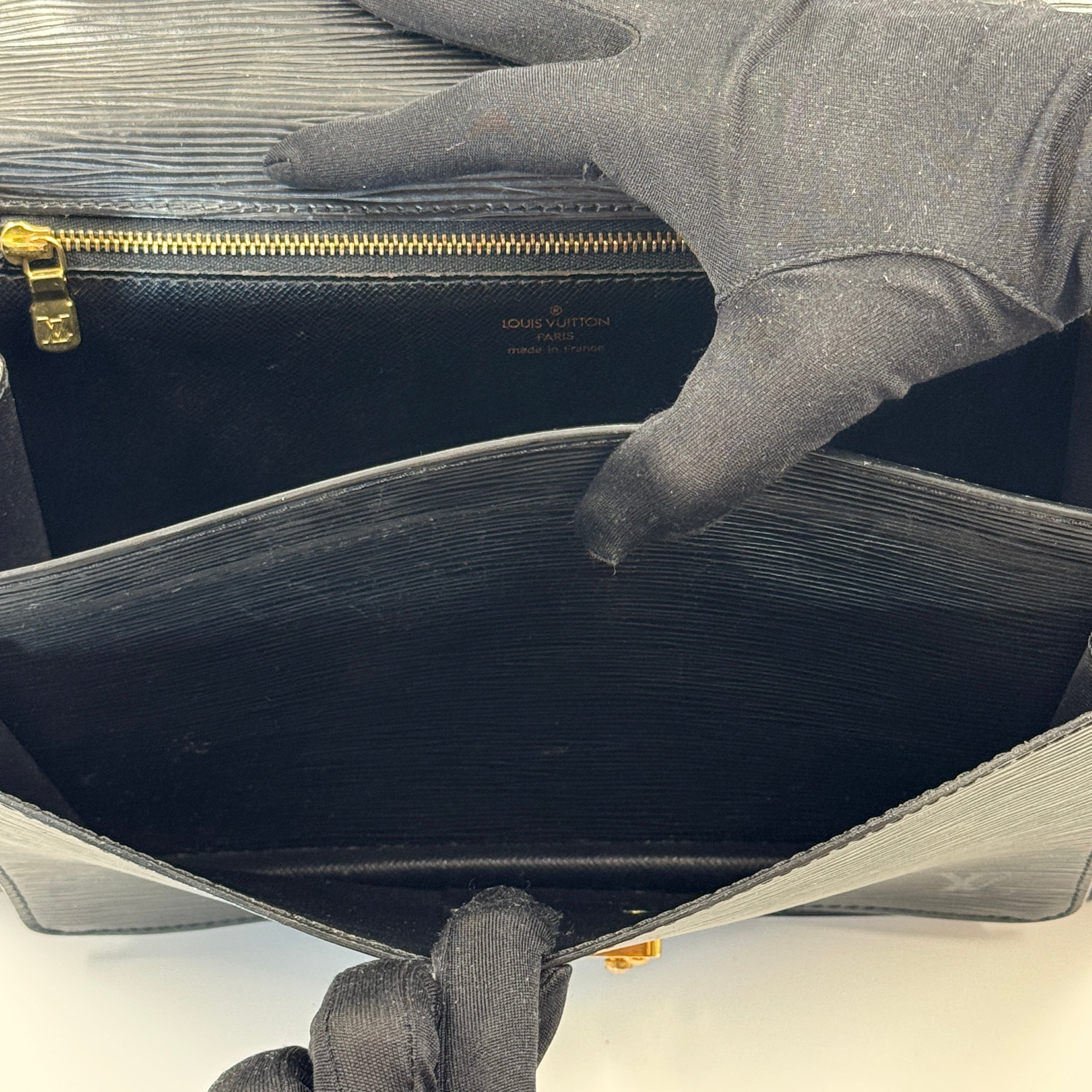 Louis Vuitton EPI Sellier Dragonne